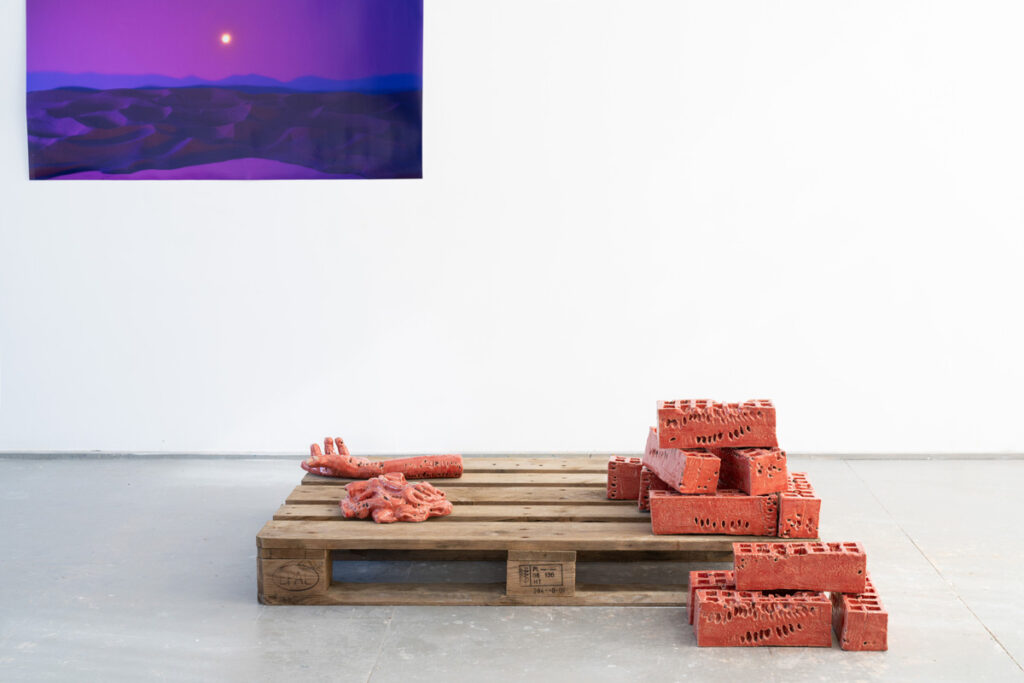 Wobbe Micha; Snelbouwstenen / airbricks, 2024, glazed ceramic, variable dimensions, snelbouwsteen 26×8,5×8,5cm