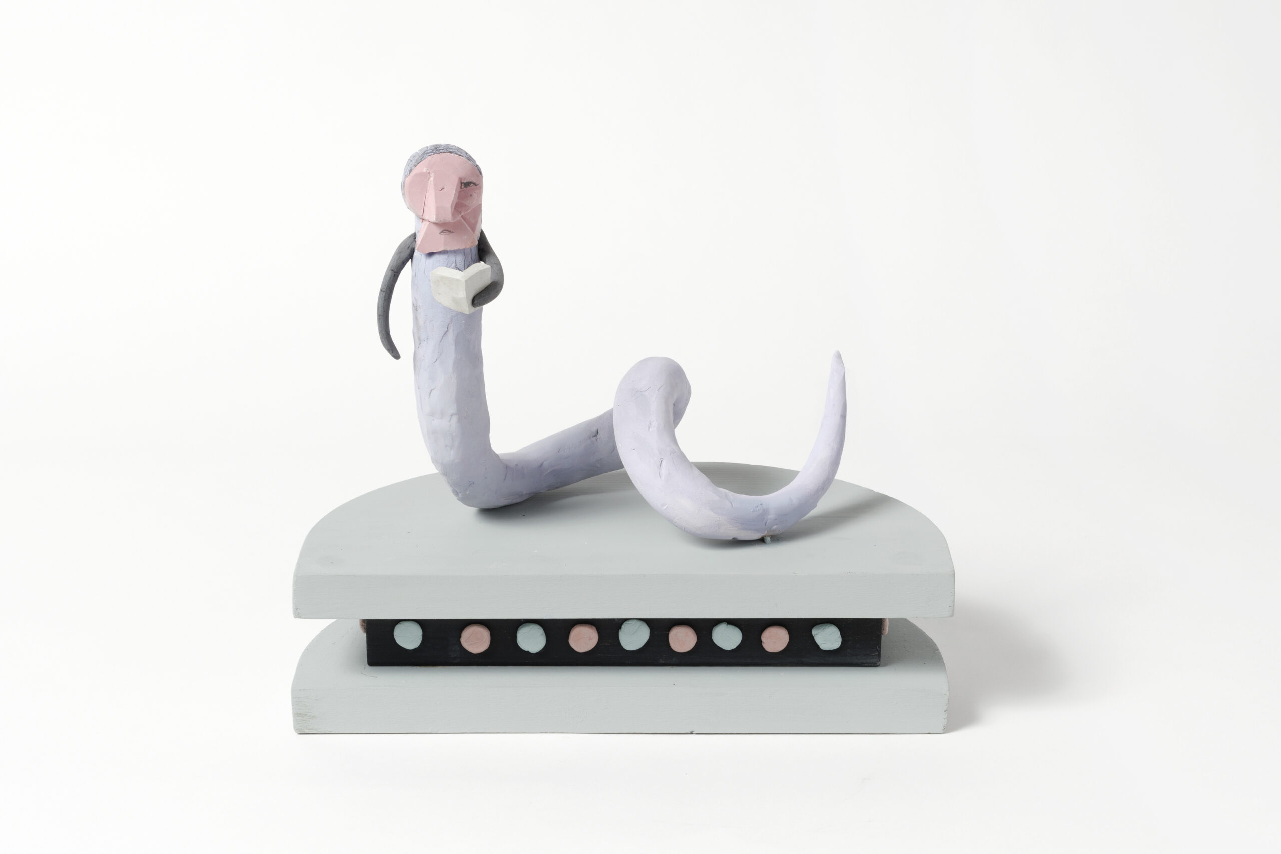 Warre Mulder
Beware of the Friendly Stranger (2025)
35 x 38,5 x 19 cm
Ceramics, wood, epoxy, paint