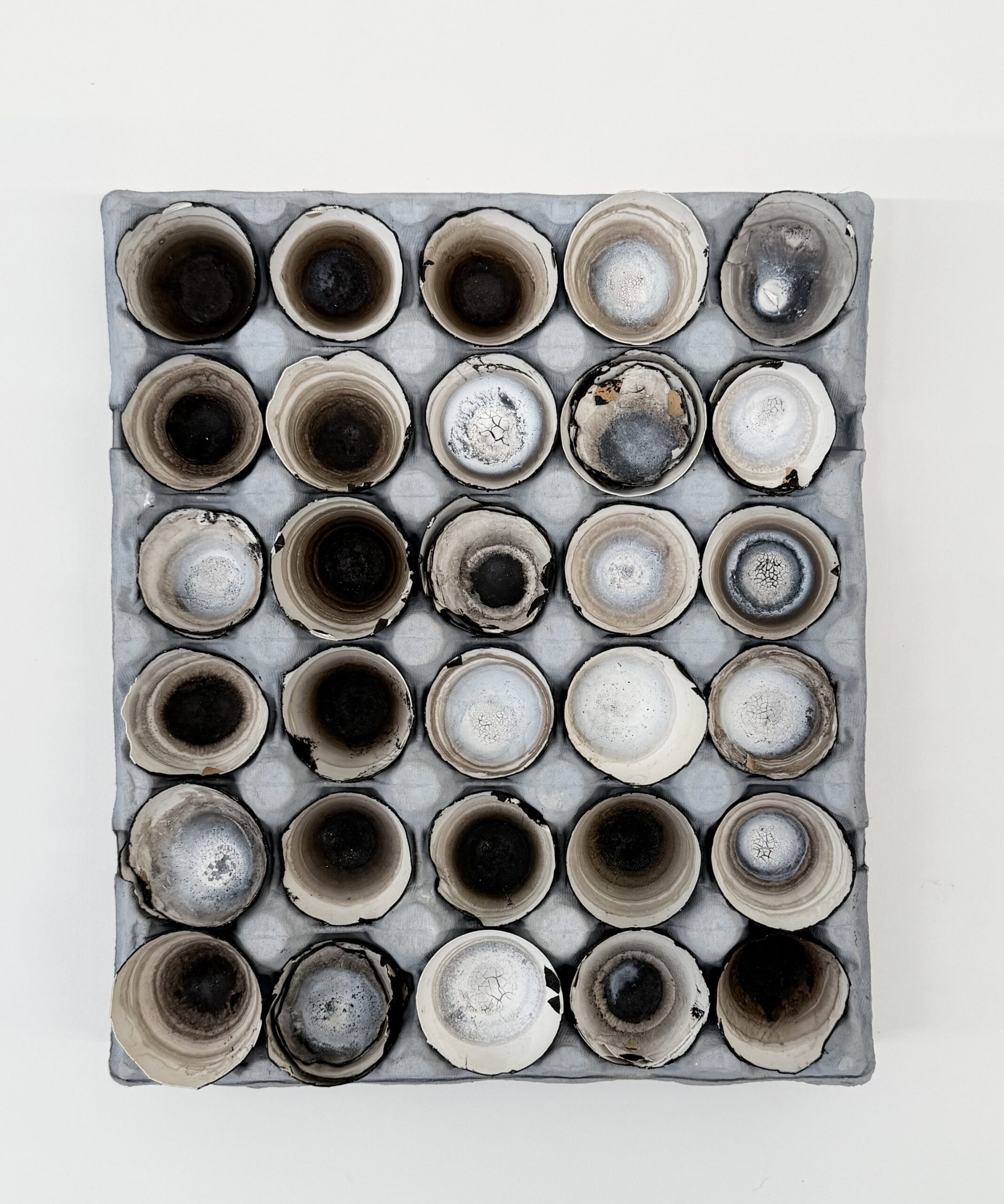 Azul Andrea, Palette 16, 2024, eggshells, acrylic, varnish, paper, 30 x 25 x 6 cm